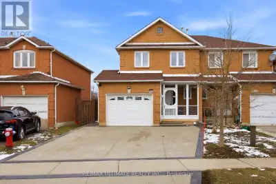 Beautiful, Bright & Spacious 3-Bedroom Home in the Desirable Heart Lake West Community! Welcome to t...
