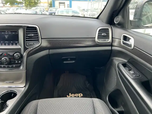 2018 Jeep Grand Cherokee Laredo AWD | Command Start | Reverse Ca5484076805082419215