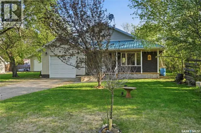 242 Woodlawn AVENUE Katepwa Beach, Saskatchewan in Houses for Sale in Regina - Image 4