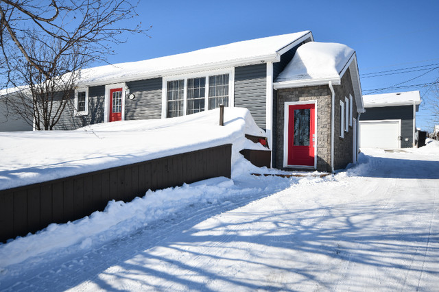 NEW LISTING!! 715 Durrell St in Houses for Sale in Labrador City