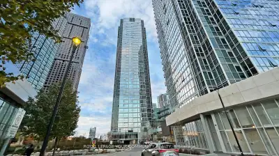 Just 5 Years New Upgraded 2 Bedroom with Panoramic Views! 2 Full Washrm, Window Coverings, Premium L...