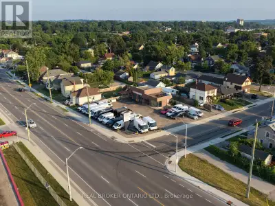 RARE OFFERING! Full serivce 2 bay automotive sales/service station now available for lease! Comes eq...