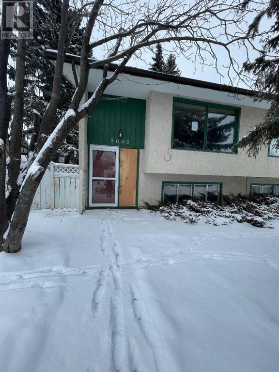 5009 58 Street Close Rocky Mountain House, Alberta Houses for Sale