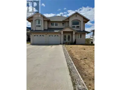 Very nice, large family home with a suite to help with the mortgage! This home is located in a quiet...