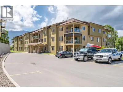 Welcome to this well-maintained 2-bedroom, 2-bathroom ground-floor condo in a sought-after complex i...