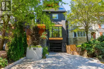 Refined executive living in Toronto's desirable Beach(es) community - an urban neighbourhood that li...