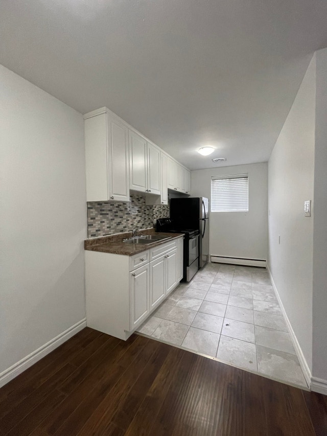 1 bedroom unit available 13 Lansdowne Ave N Long Term Rentals