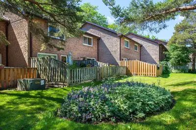 2 Bedroom Apartment for Rent - 452-560 ARLINGTON BLVD
