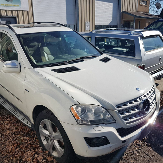 2006 2011 MERCEDES BENZ ML350 DOOR FENDERS HOOD BUMPER HEADLIGHT in Auto Body Parts in Mississauga / Peel Region - Image 2