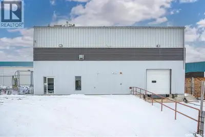 13,405 SF Warehouse available for lease in central North Industrial area. Frontage along 48th St., t...