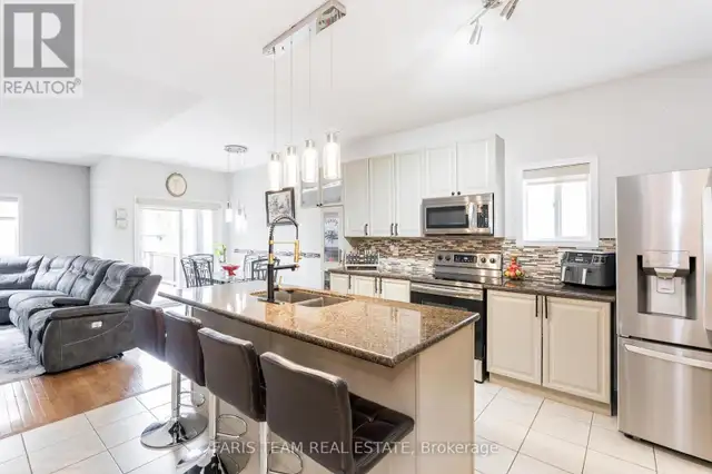 10 WESTMINSTER CIRCLE Barrie (Innis-Shore), Ontario in Houses for Sale in Barrie - Image 5