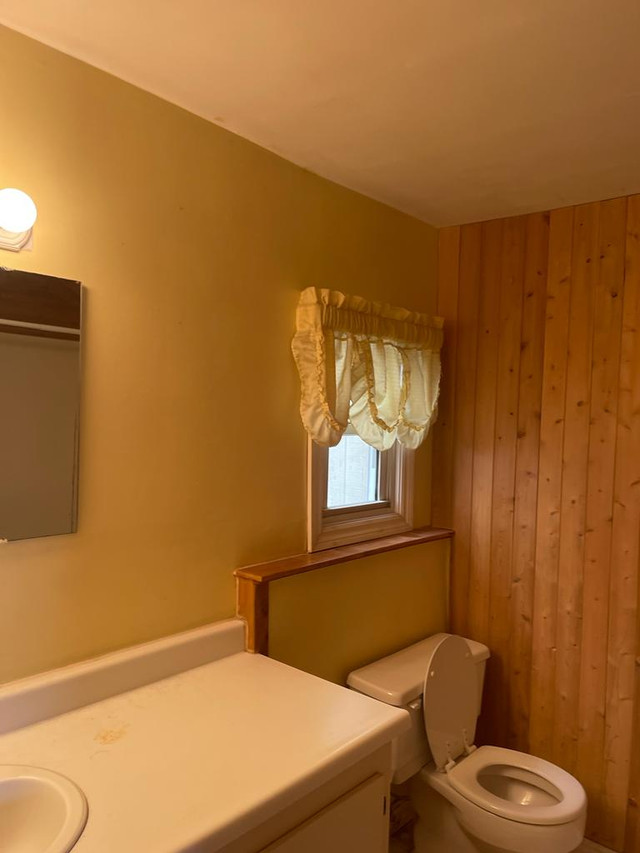Rental Rooms Available At Wellington in Room Rentals & Roommates in Sault Ste. Marie - Image 3