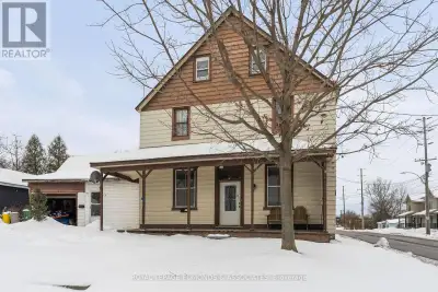 Fantastic opportunity to get into the real estate market and supplement your mortgage payments at th...