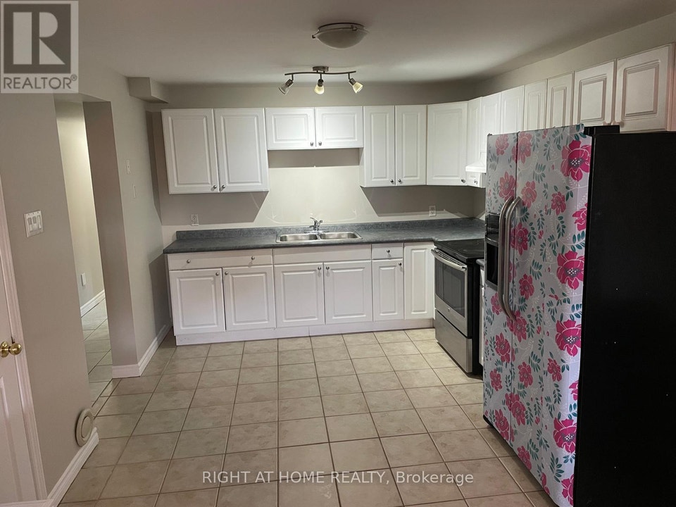 630 CARTIER AVENUE Oshawa (Vanier), Ontario 2
