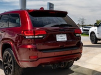 Welcome to 400 Chrysler Dodge Jeep Ram. Stand out from the crowd in this stylish and capable 2019 Je... (image 6)