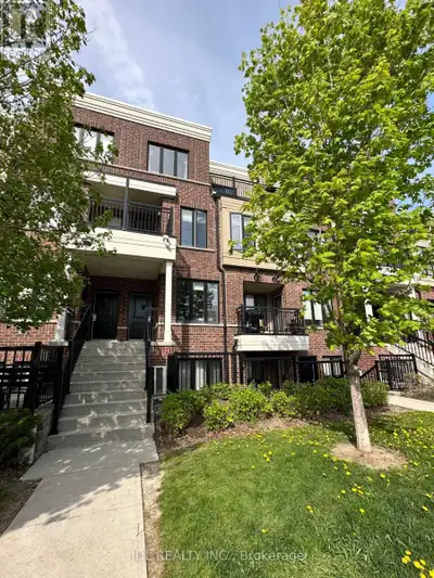 A Lovely Well Decorated 2 Beds/3 Baths Townhome! Thousands of $$$ Spent on Upgrades. Modern Kitchen,...