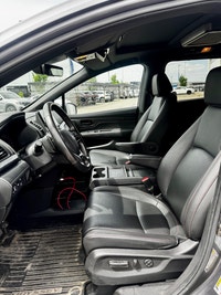Welcome to Country Hills Volkswagen 2025 Honda Odyssey Sport-L Our team of knowledgeable professiona... (image 8)