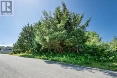 Gently sloping building lot available in the desirable Storeys Beach area. This lot is zoned R2 - re...