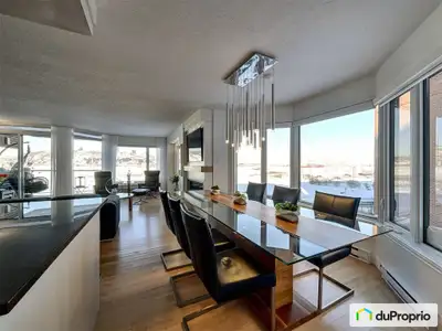 Super beau condo...Super belle vue...Super bel endroit! Grand condo de 3 chambres, grande fenestrati...