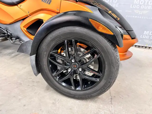 2011 Can-Am Spyder RS-S SM5 in Sport Touring in Drummondville - Image 6