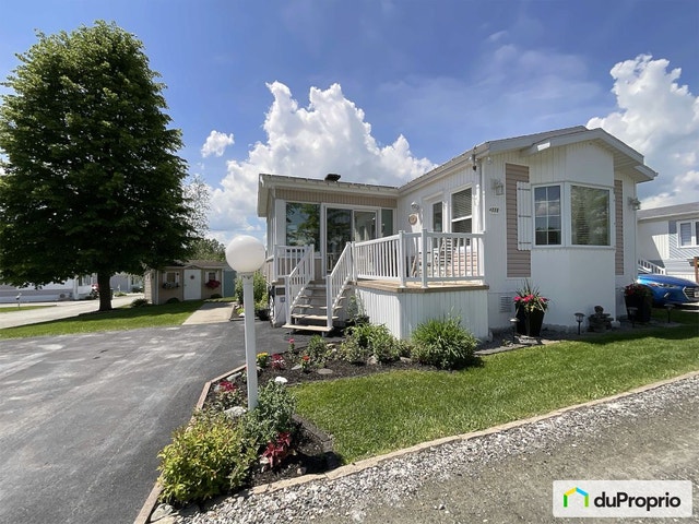 $305,000 - Manufactured home for sale in Magog — photo 1