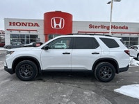 Platinum White Pearl 2023 Honda Pilot TrailSport, with just 52,295 kilometers, redefines family adve... (image 7)