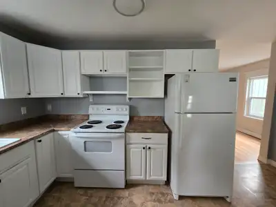 *** HOUSE FOR RENT *** quaint 2 bdrm + loft, garage, backyard