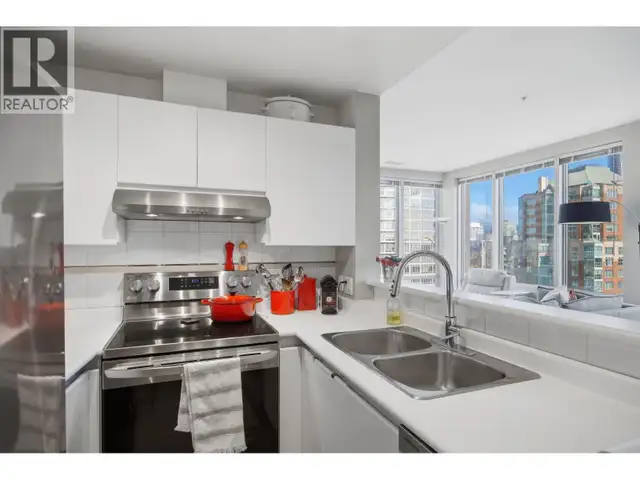 1607 989 NELSON STREET Vancouver, British Columbia in Condos for Sale in Vancouver - Image 10
