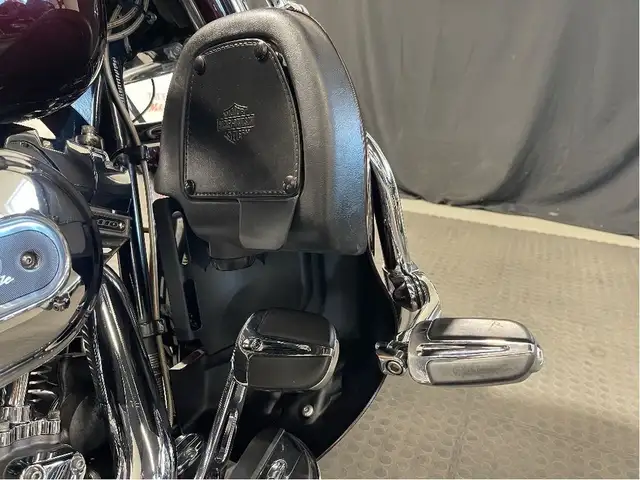 2013 Harley-Davidson CVO Electra Glide Ultra LIKE NEW/HEATED SEA in Sport Touring in North Bay - Image 14