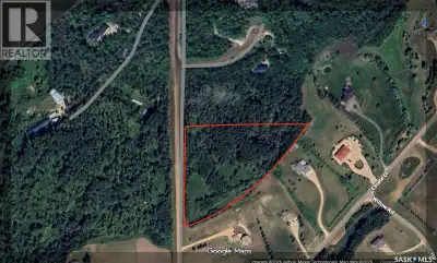 Prime River view building site in a highly desirable area, located right off pavement for easy acces...