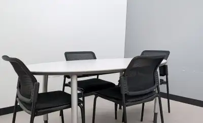 A fully serviced private office with 10 people, ready to use from day one. Work with focus and priva...