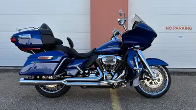 2016 Harley Davidson Road Glide Ultra. Inspected and ready to ride. Financing available, reply for a...