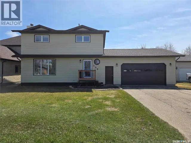 509 Carlyle AVENUE Carlyle, Saskatchewan in Houses for Sale in Regina - Image 2