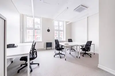Open plan office space for 15 persons available on flexible terms, so you can add space or even move...