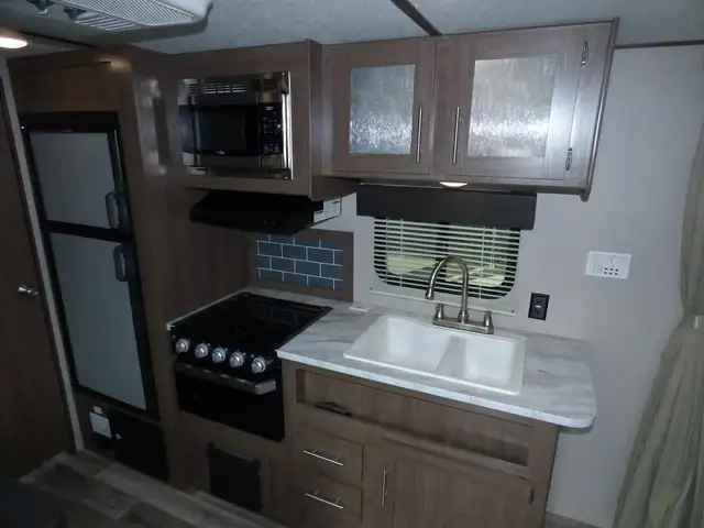2019 KEYSTONE RV HIDEOUT 19LHSWE (FINANCING AVAILABLE) in Travel Trailers & Campers in Saskatoon - Image 8