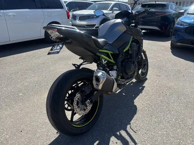 2020 Kawasaki Z900 ~ KAWASAKI Z900 ~ ABS ~ LOW KMS ~ NAKED SPORT in Street, Cruisers & Choppers in City of Toronto - Image 6