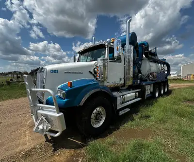 2011 Western Star 4900 Vaccum Combo Excavator Truck Detroit DD15 14.8 L Diesel Engine, Positive Air...