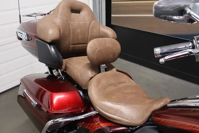 2014 Harley-Davidson FLHTKSE - CVO Limited in Sport Touring in Strathcona County - Image 5