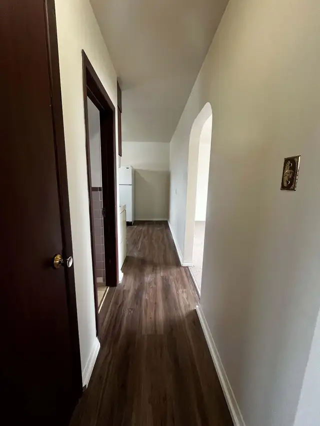 Quiet & Quaint 2 Bedroom Apartment — Steps to River~ in Long Term Rentals in Sarnia - Image 12