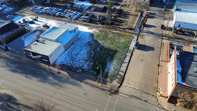 R30//Dauphin/PRIME COMMERCIAL CORNER LOT ON MAIN STREET! Exceptional opportunity to own a double lot...