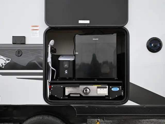 2026 GREY WOLF 27GHBL in Travel Trailers & Campers in St. Albert - Image 9