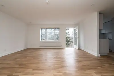 renovated two bedroom, Parklawn and Berry - ID 4280, View more