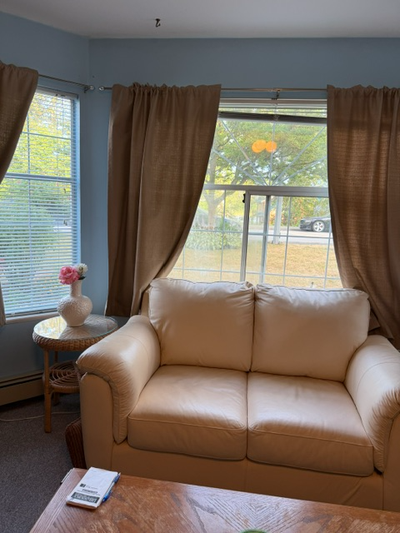 Area: Queensborough Newwestminster, Near to Landing shopping , Walking distance to School and Transi...