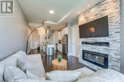 Stylish Corner Suite with City & Lake Views in Prime Mimico. This beautifully appointed 2-bedroom, 2...