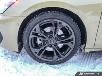 Wireless Phone Connectivity, Window Grid Diversity Antenna, Valet Function, Trunk/Hatch Auto-Latch,... (image 8)