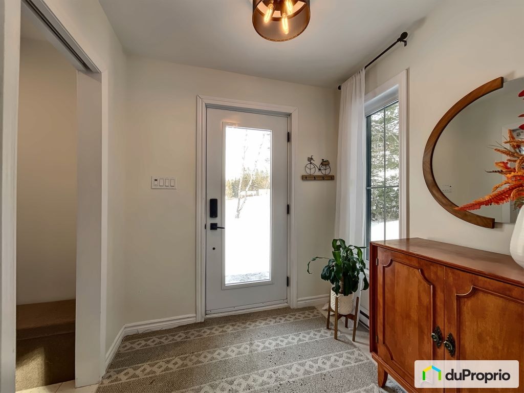 $679,000 - Bungalow for sale in Chicoutimi (Chicoutimi) — photo 3
