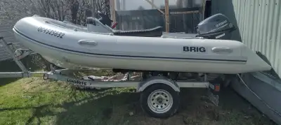 Bateau BRIG pneumatique avec coque de fibre de verre 2012 pas de fuite d'air avec moteur yamaha 20hp...