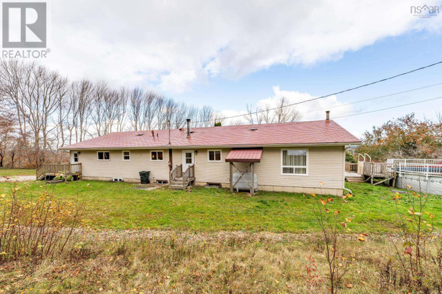 6181 Highway 340 Forest Glen, Nova Scotia in Houses for Sale in Yarmouth - Image 4