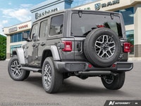This Jeep Wrangler has a durable Regular Unleaded V-6 3.6 L/220 engine powering this Automatic trans... (image 3)