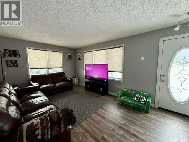 30 West ROAD Kindersley, Saskatchewan in Houses for Sale in Saskatoon - Image 13